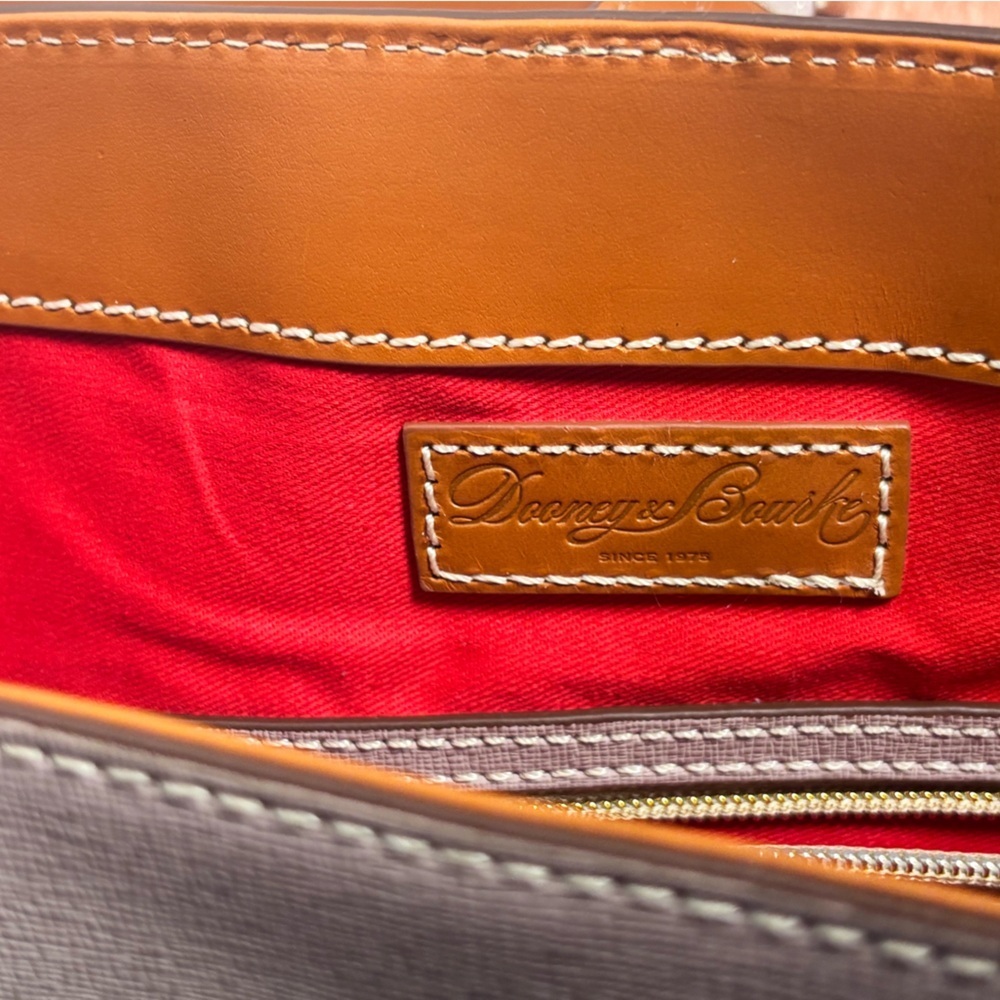Dooney & Bourke Pink Shoulder Bag with Classic Elegance π¦’π€ - Picture 15 of 16